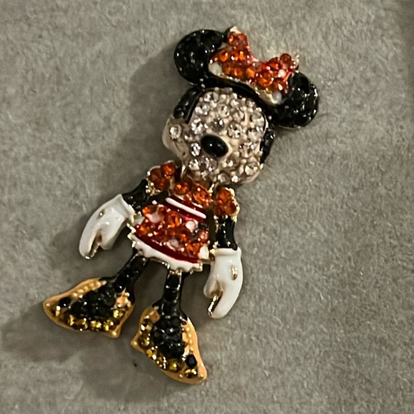 1 Pair Disney x BaubleBar Sparkle Bling Gemstone Minnie Mouse NWT Earrings - Picture 3 of 5